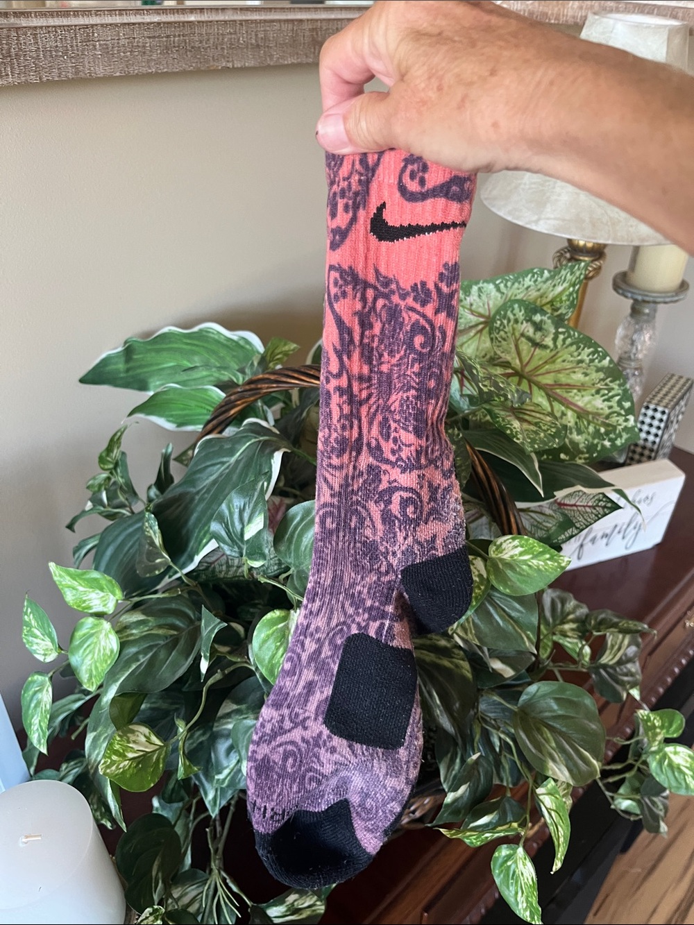 Nike Elite Performance Men’s Coral and Black Patterned Athletic Crew Socks